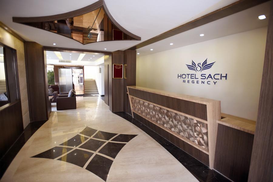 Hotel Sach Regency Ānand Eksteriør bilde