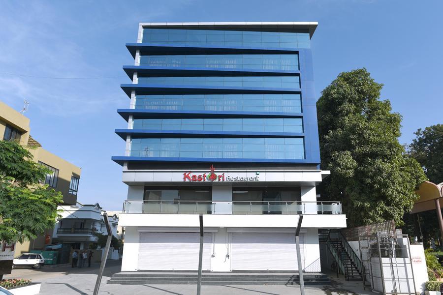 Hotel Sach Regency Ānand Eksteriør bilde
